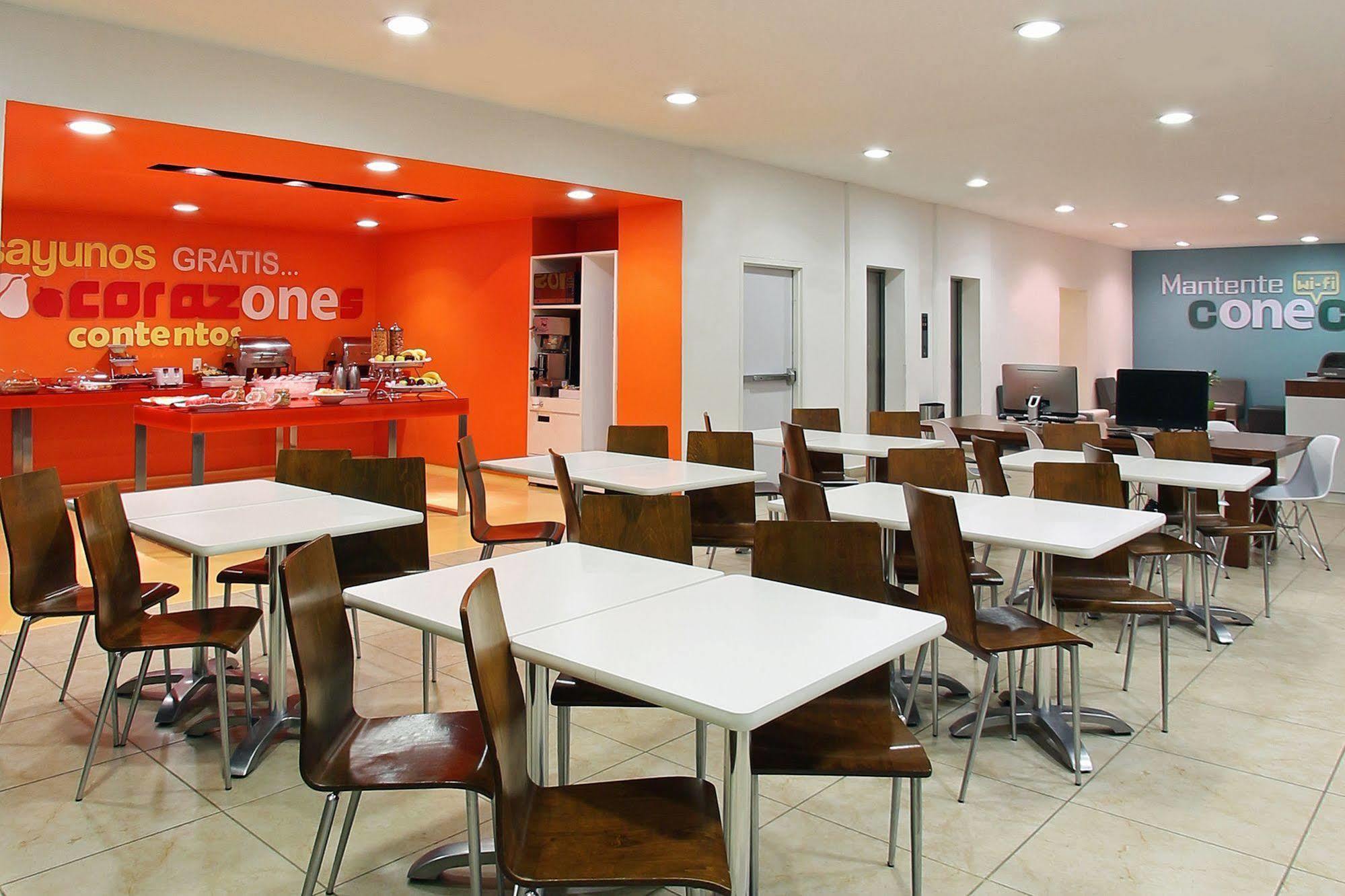 One Queretaro Aeropuerto Hotell El Coyote Exteriör bild
